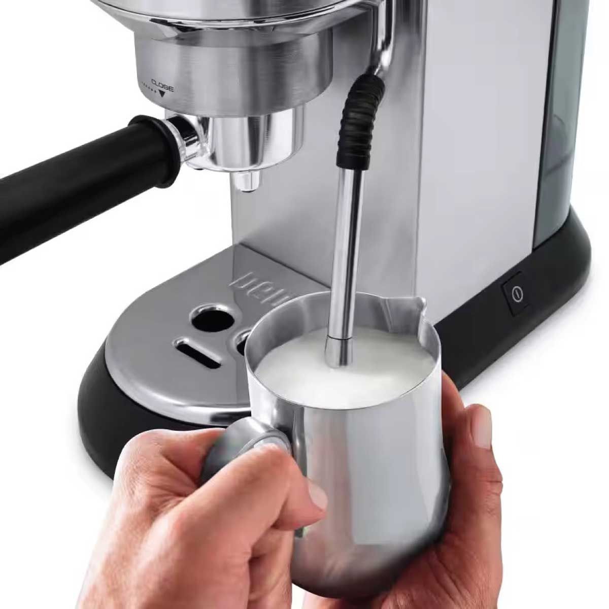 DELONGHI เครื่องชงกาแฟเอสเปรชโซ่ แรงดัน15บาร์ รุ่นEC885.M สีเงิน