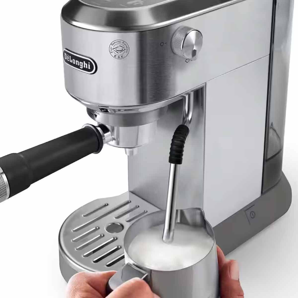 DELONGHI เครื่องชงกาแฟเอสเปรชโซ่ แรงดัน 15 บาร์ รุ่น EC890M