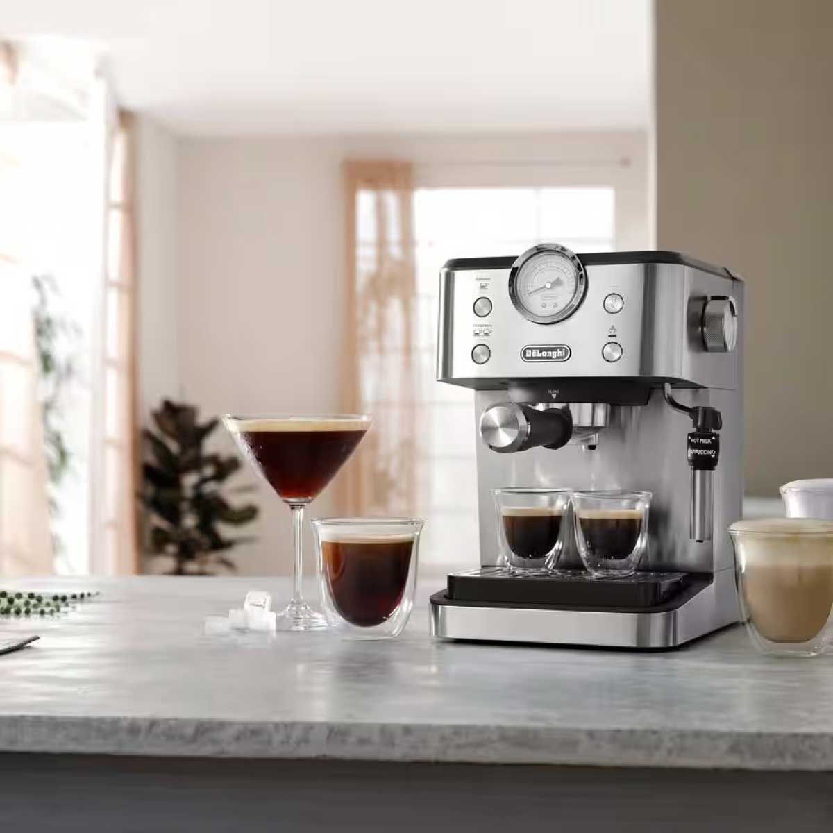 DELONGHI เครื่องชงกาแฟเอสเปรชโช่ 15บาร์ รุ่น EM450