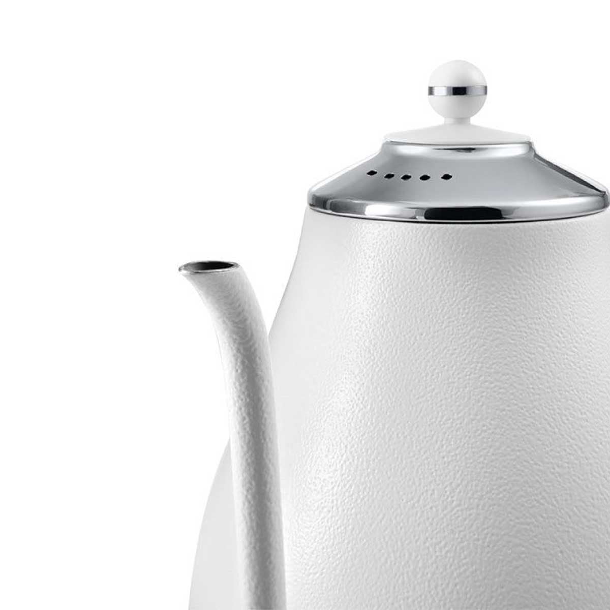 DELONGHI กาต้มน้ำไฟฟ้า1.7ลิตร สไตล์วินเทจ สีขาว รุ่น KBOE2030W