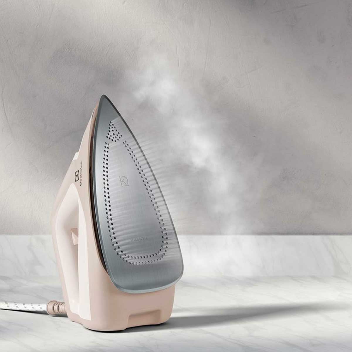 ELECTROLUX เตารีดแยกหม้อต้ม ความจุ 1.2 ลิตร รุ่น Refine E6SS1-40PP