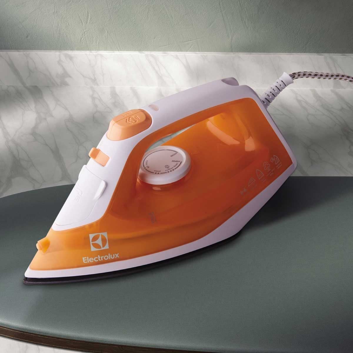 ELECTROLUX เตารีดไอน้ำ รุ่น ESI-4007 กำลังไฟ 1,600 วัตต์ (สีส้ม)