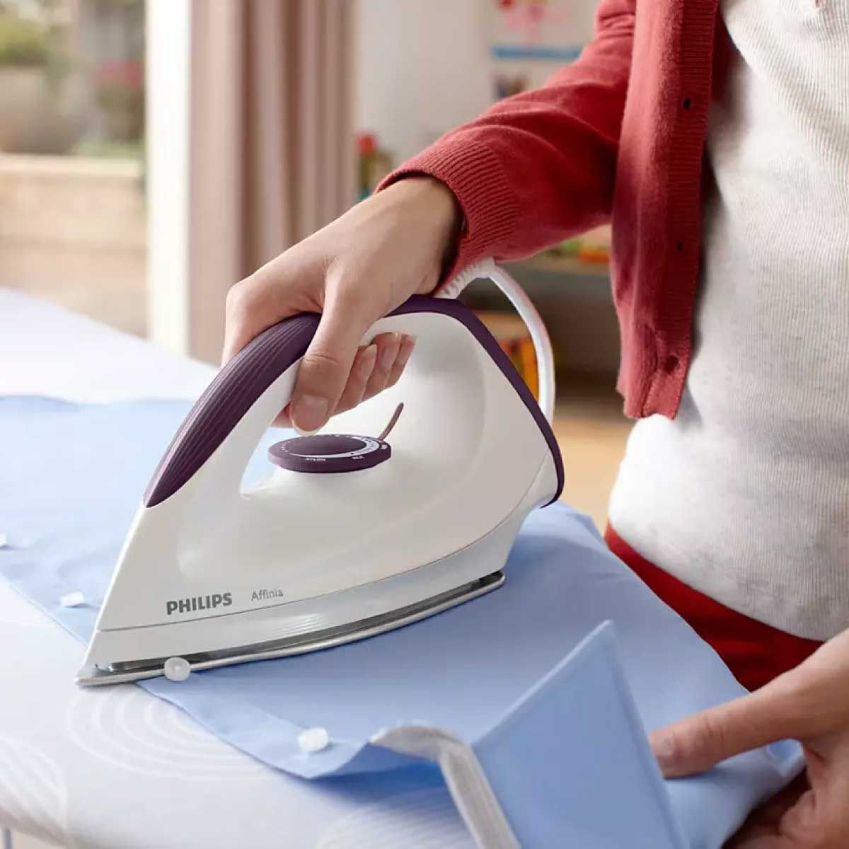 PHILIPS เตารีดแห้ง1200W หน้าเคลือบ รุ่น GC-160