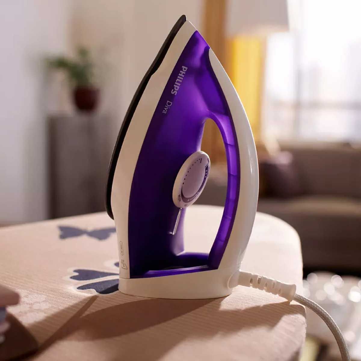 PHILIPS เตารีดแห้ง รุ่น GC122/30 กำลังไฟ 1200 วัตต์ Non Stick