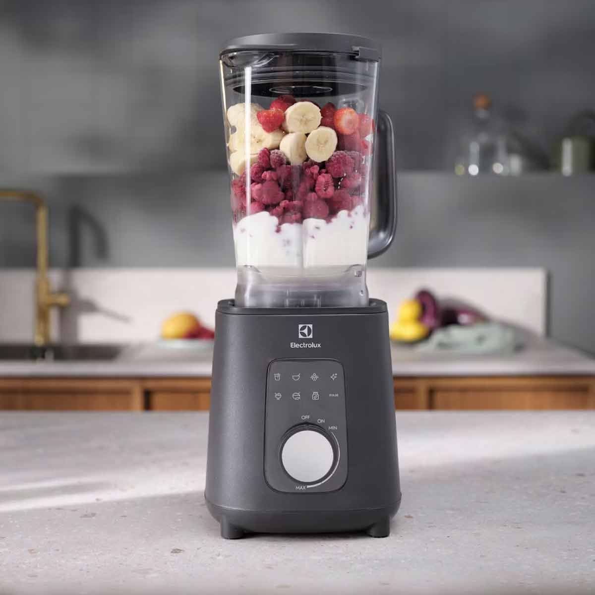 ELECTROLUX เครื่องปั่น1.75ลิตร รุ่น E7TB1-700P