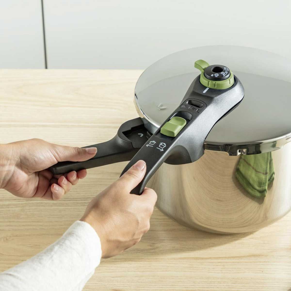 TEFAL หม้ออัดแรงดัน 6ลิตร รุ่นP2580702