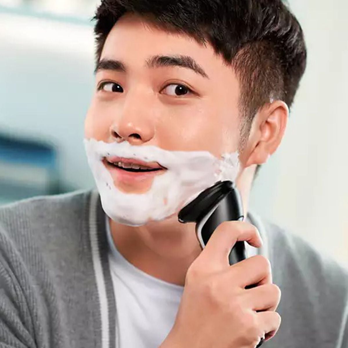 Shaver Series 1000 เครื่องโกนหนวดไฟฟ้า รุ่น S1301/02