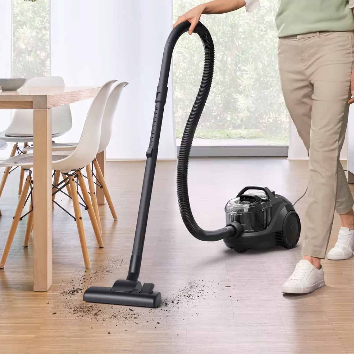 Bosch  เครื่องดูดฝุ่น2ลิตร 2000W สีดำ รุ่นBGC21X200