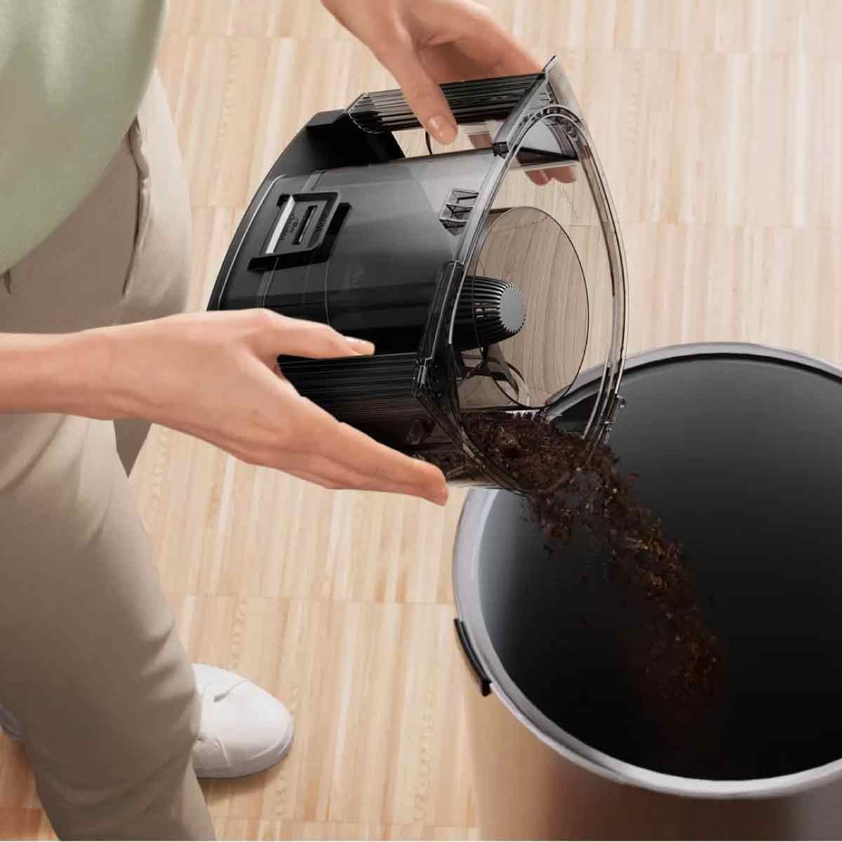 BOSCH เครื่องดูดฝุ่น 2000W สีแดง รุ่นBGS21WX200